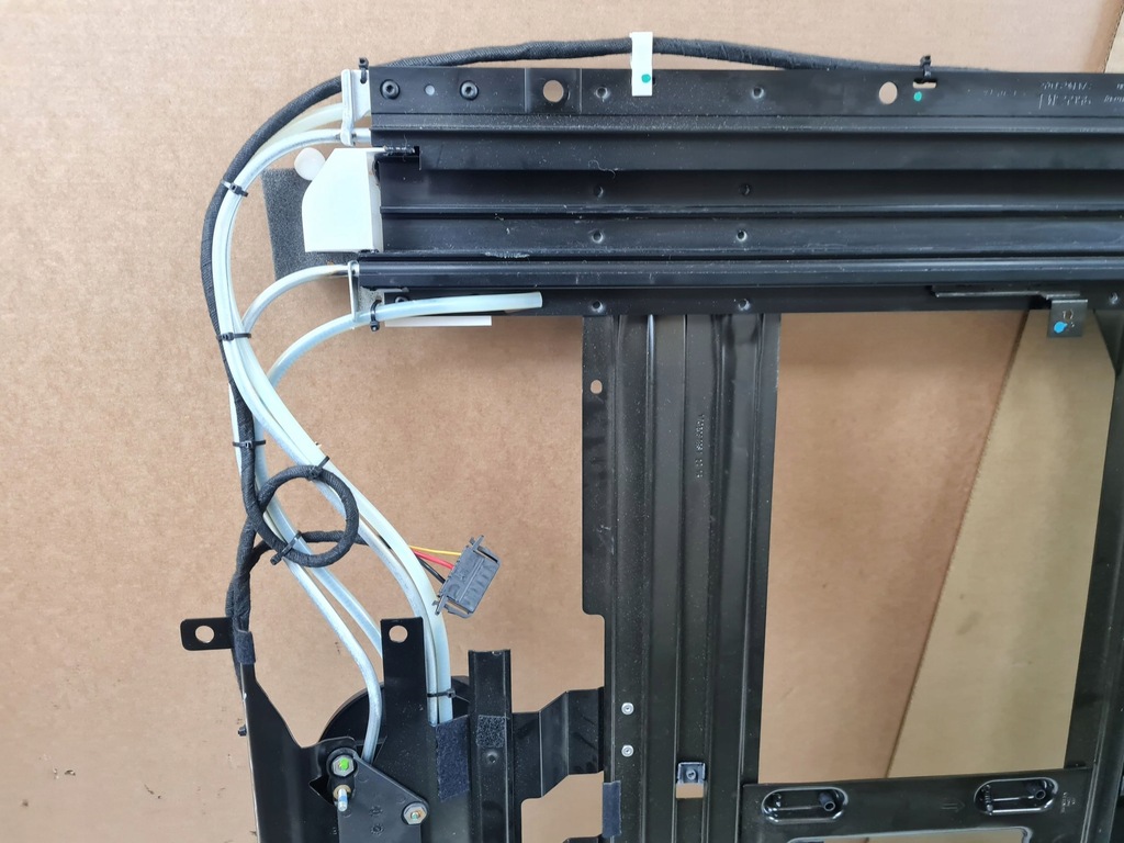 фото №6, 2015 bentley flying spur люк kompletny 4w0877041