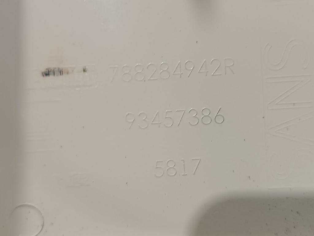 Купити Молдинг під  заливна горловина пального trafic vivaro talento 14-18 rok 788284942r