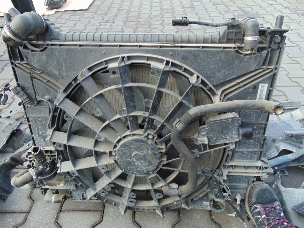 фото №9, Капот бампер 4xpdc kompletny перед jaguar f-pace 2.0d gx63-13w029-ef