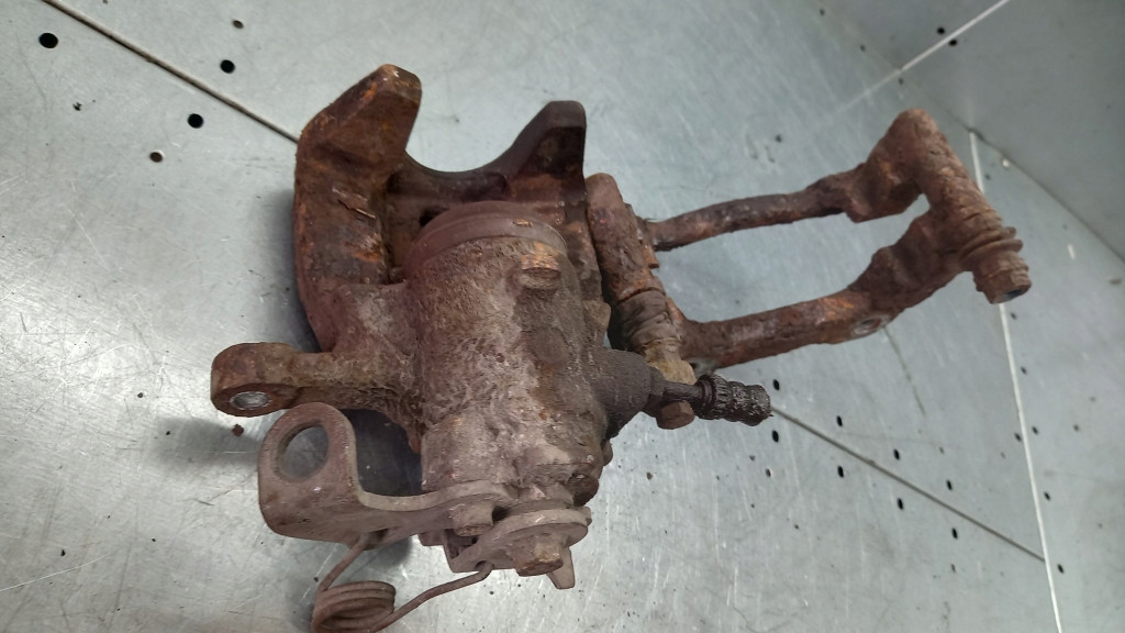 фото №4, Суппорт правый задняя fiat scudo ii 07r 1.6d