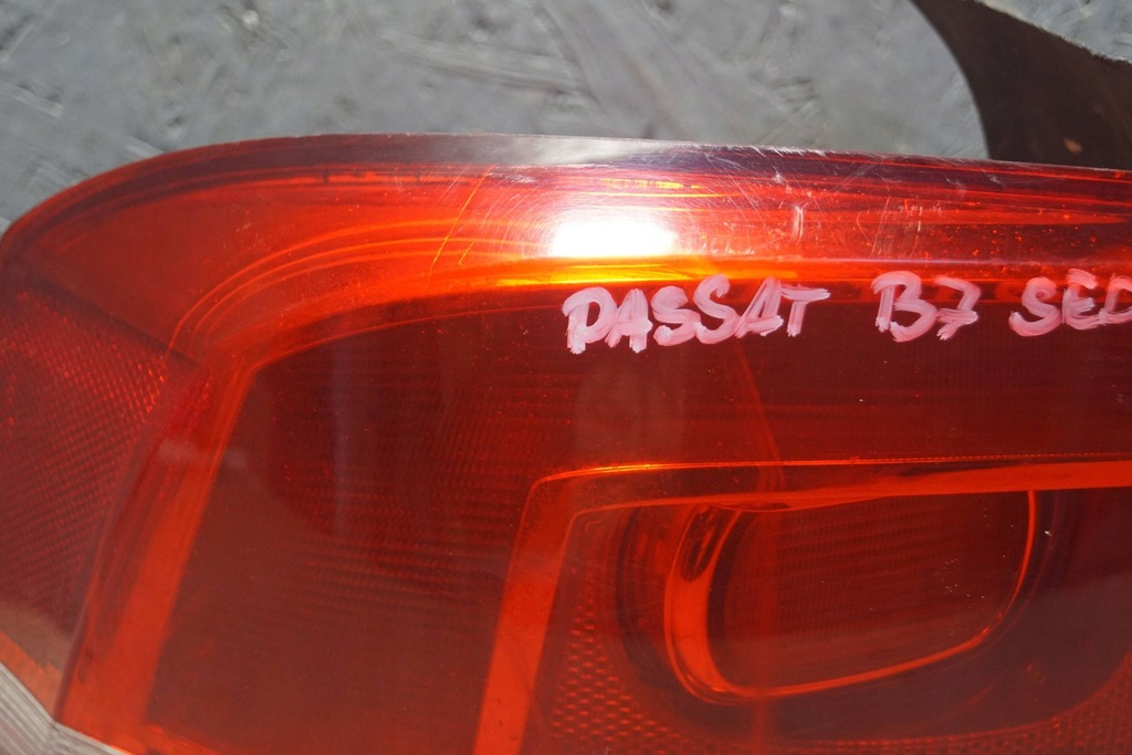 фото №7, Vw passat b7 sedan лампа prwy задняя s2094
