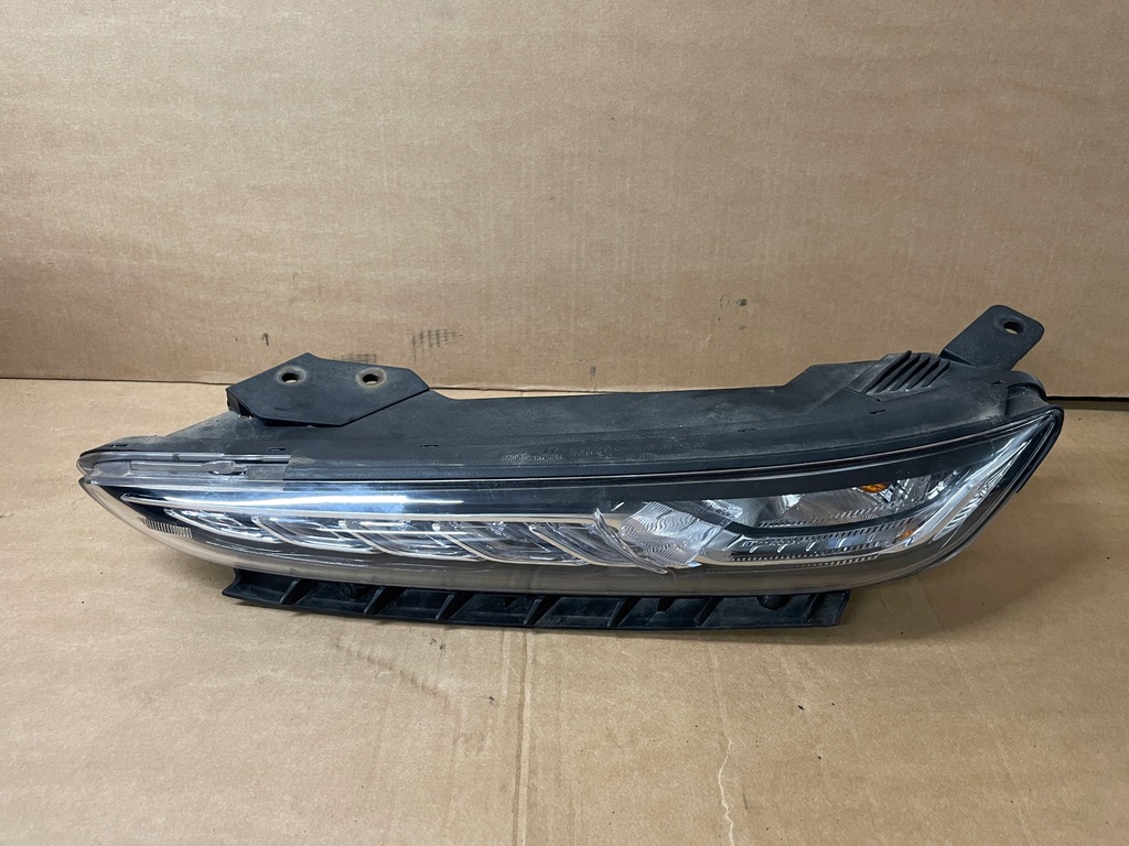 фото №1, Hyundai kona электрик лампа перед передняя левая idealna