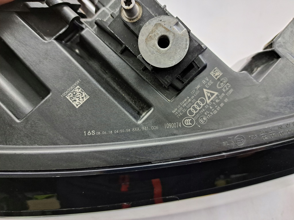 фото №7, Лампа правая bi ксенон led audi a1 lift 8xa941006