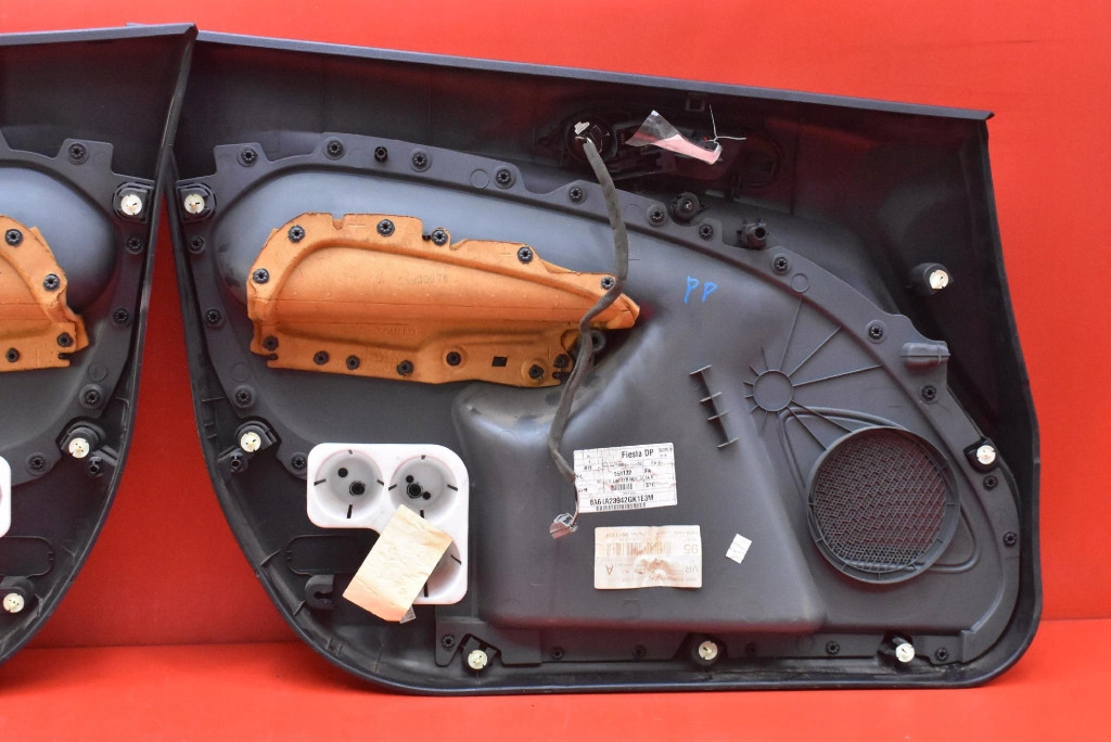 фото №8, Обшивка обшивки дверь eu ford fiesta mk7 5d 08-13