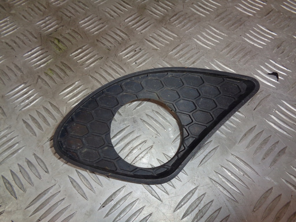 Купити Решітка протитуманної фари ліва alfa 147 lift 04- 694