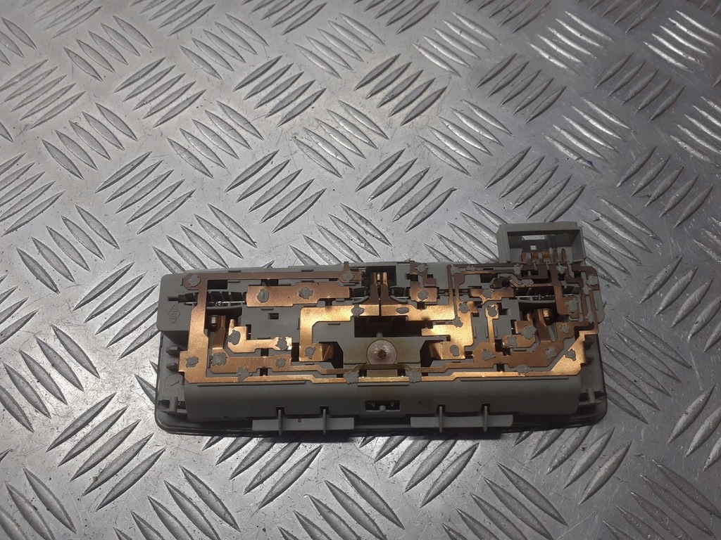 фото №3, Освітлення кабіни перед renault espace iv 1.9 dci 8200003037