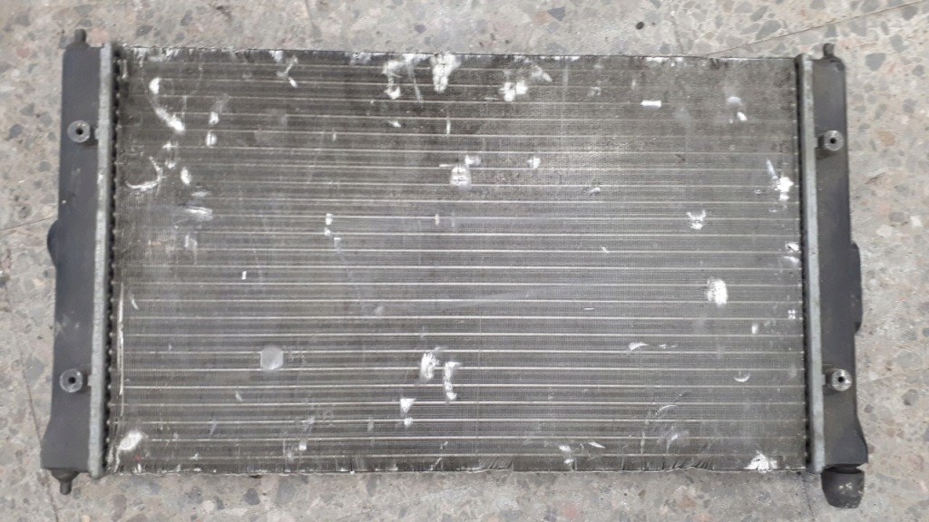 867121251b радіатор води vw polo 2 1.4 d Зі Шроту