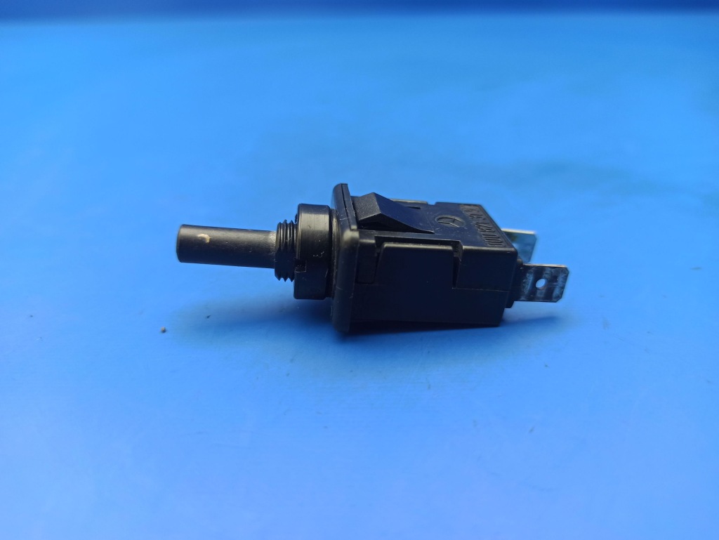 Датчик открывания дверь правая сторона mercedes-benz s w126 0008213152 с Разборки