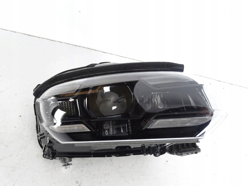 фото №1, Лампа перед передня права porsche taycan 9j1 matrix