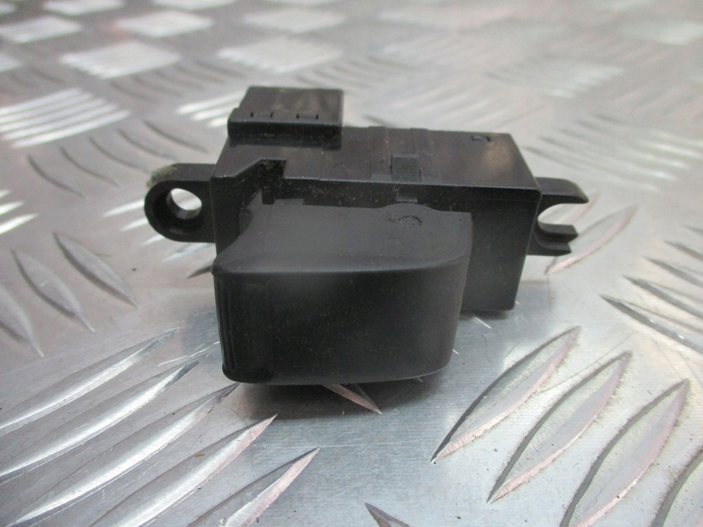 фото №1, Переключатель стекло задняя nissan primera p12