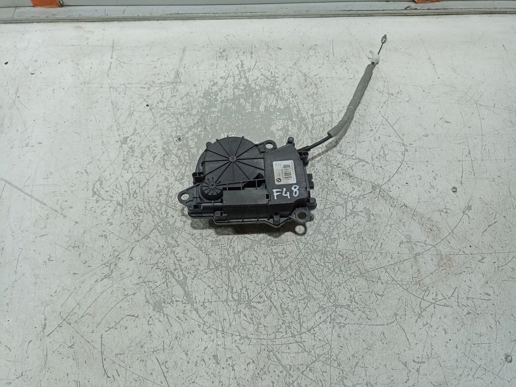 фото №1, Bmw x1 f48 доводчик крышки 7374006