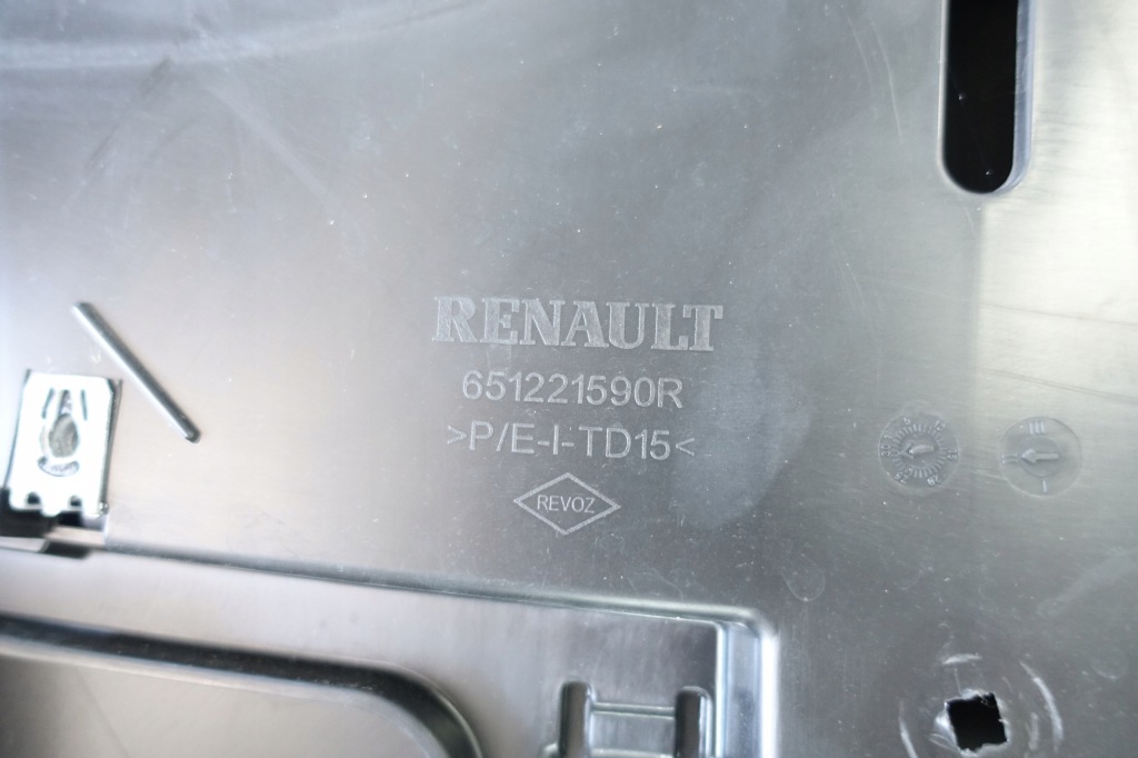 Купити Капот кришка двигуна renault twingo iii 2014-2018 651221590r