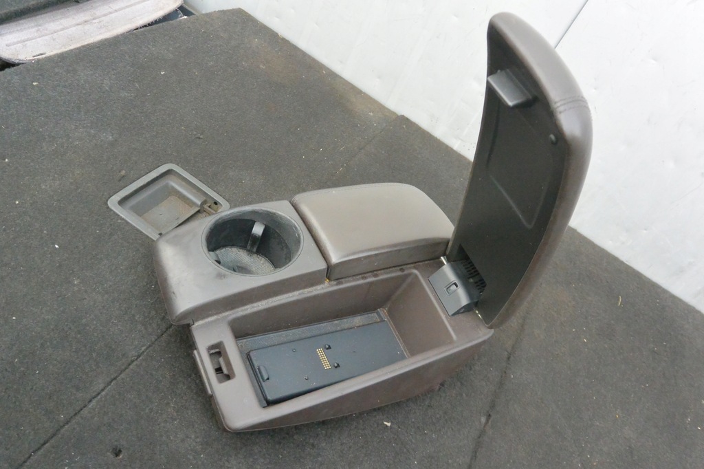 фото №7, Подлокотник бардачок туннель коричневый кожа audi q7 4l eu