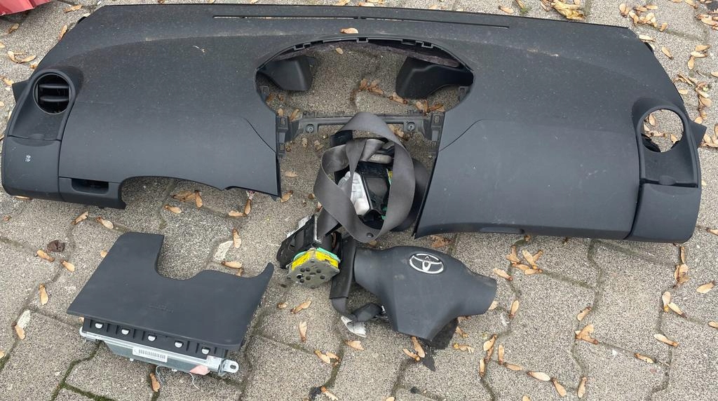 фото №1, Toyota yaris ii 05-08r. подушки безопасности+ приборная панель