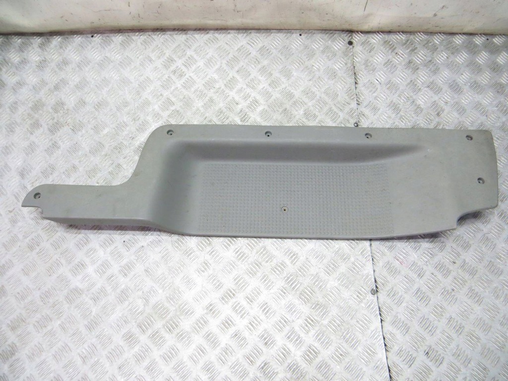 Купить Trafic vivaro 2 подножка накладка порог правый  8200943153