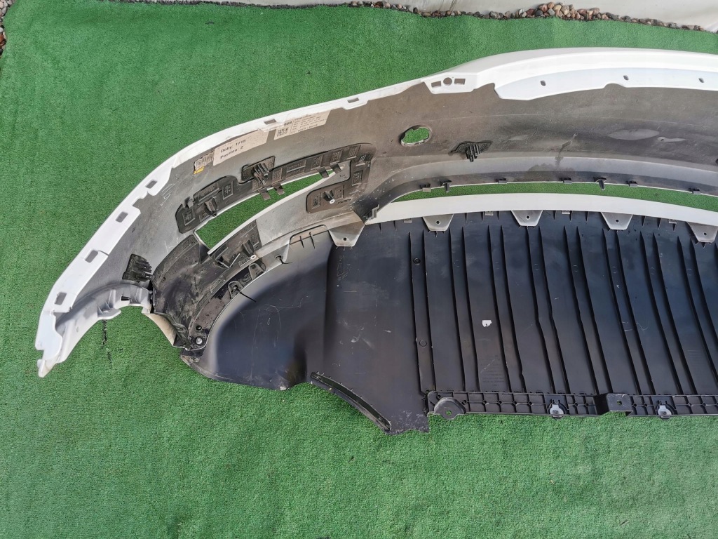 Бампер перед передній плита tesla model y 1760713-00-c Зі Шроту