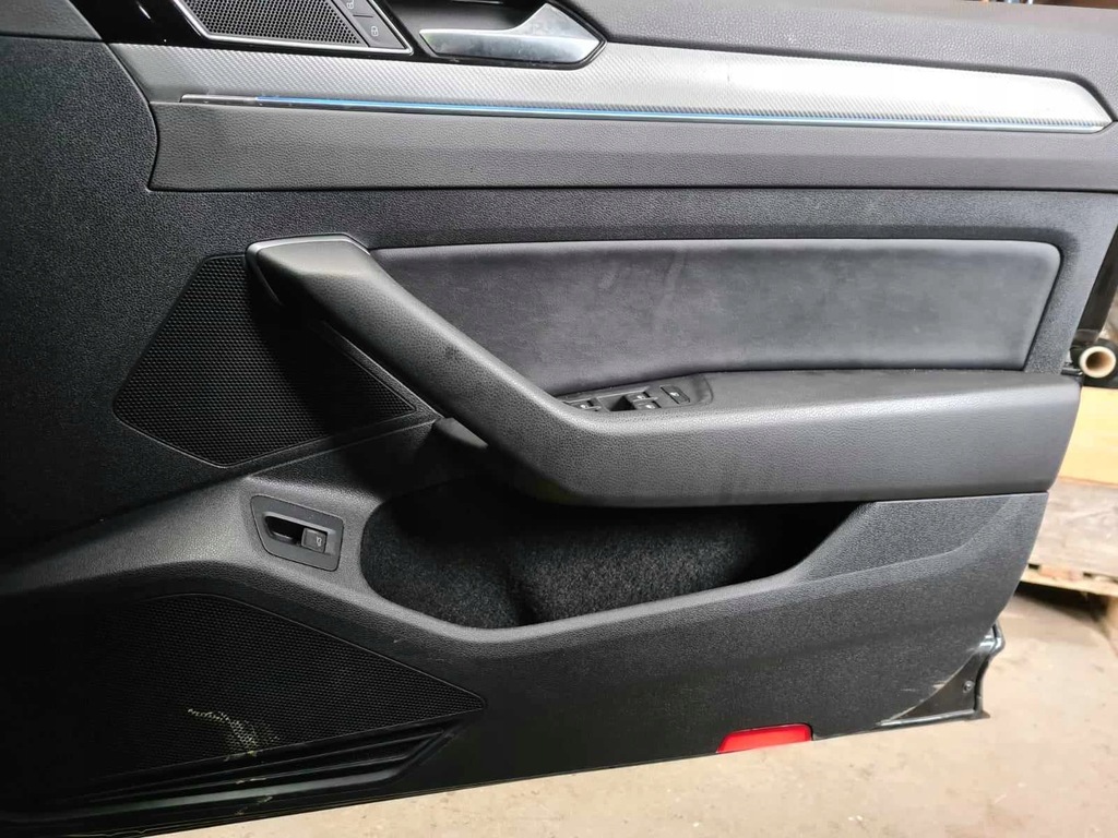 фото №6, Vw arteon середина r-line сиденье заднее сиденье обшивки niebieski led