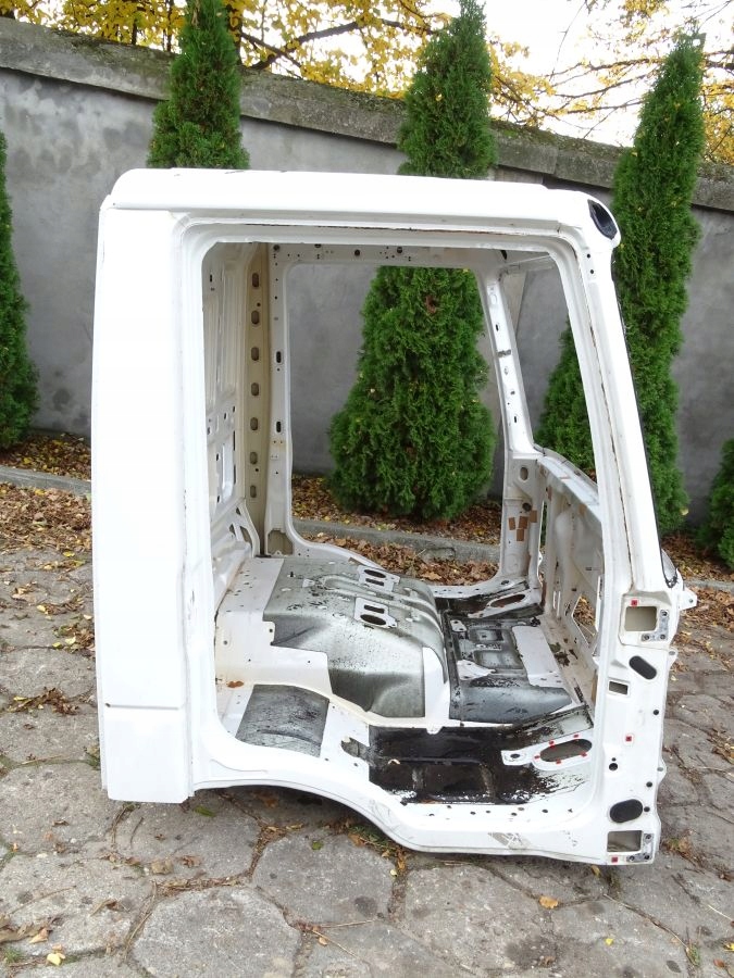 фото №1, Iveco eurocargo ii 02-08 обшивка правое порог четверть