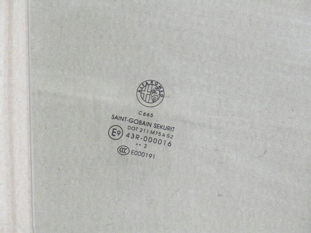 фото №4, Скло двері правий задня alfa romeo giulietta 2012