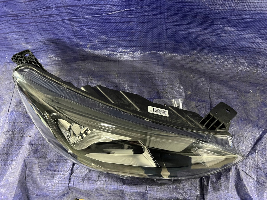 фото №2, Ford focus mk4 правая лампа full led