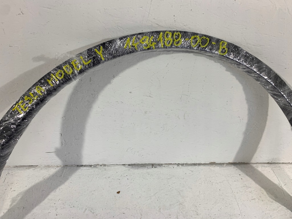 фото №15, Tesla y молдинг крила права задня 1494188-00-b