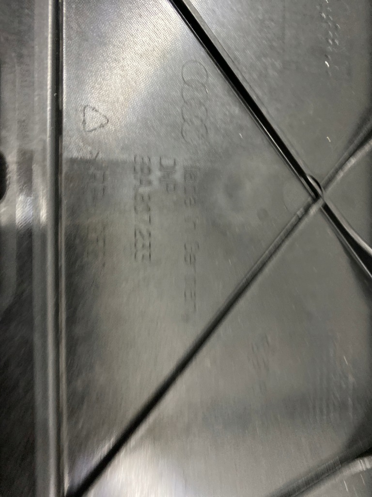 фото №8, Підсилювач решітка радіатора бампер перед audi q4 e-tron