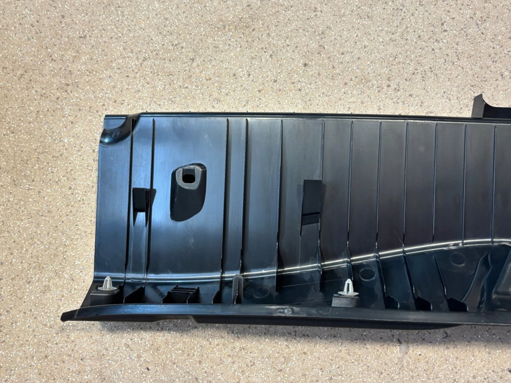 Накладка порог багажника задний  mercedes-benz e w238 a2386901241 Киев