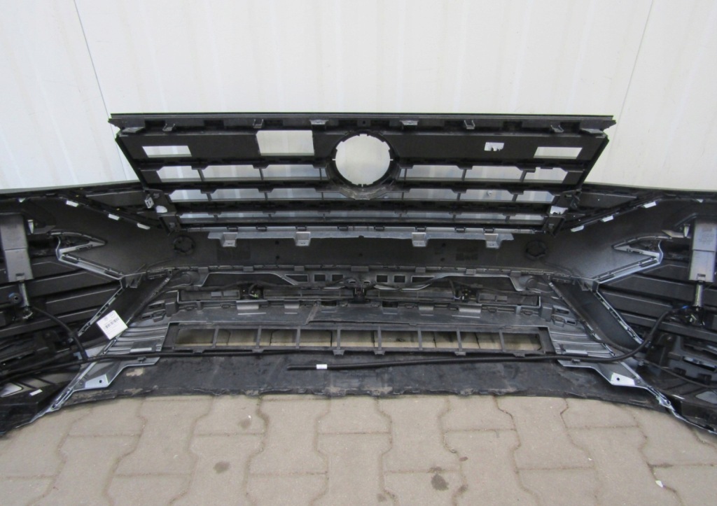 Бампер передок  vw touareg 3 3 r-line 760 18- в Украине