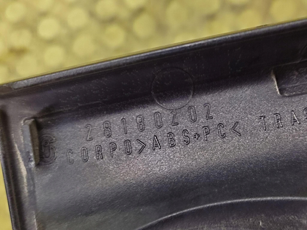 Fiat stilo універсал фара правий задній w кришці  51717942 Доставка