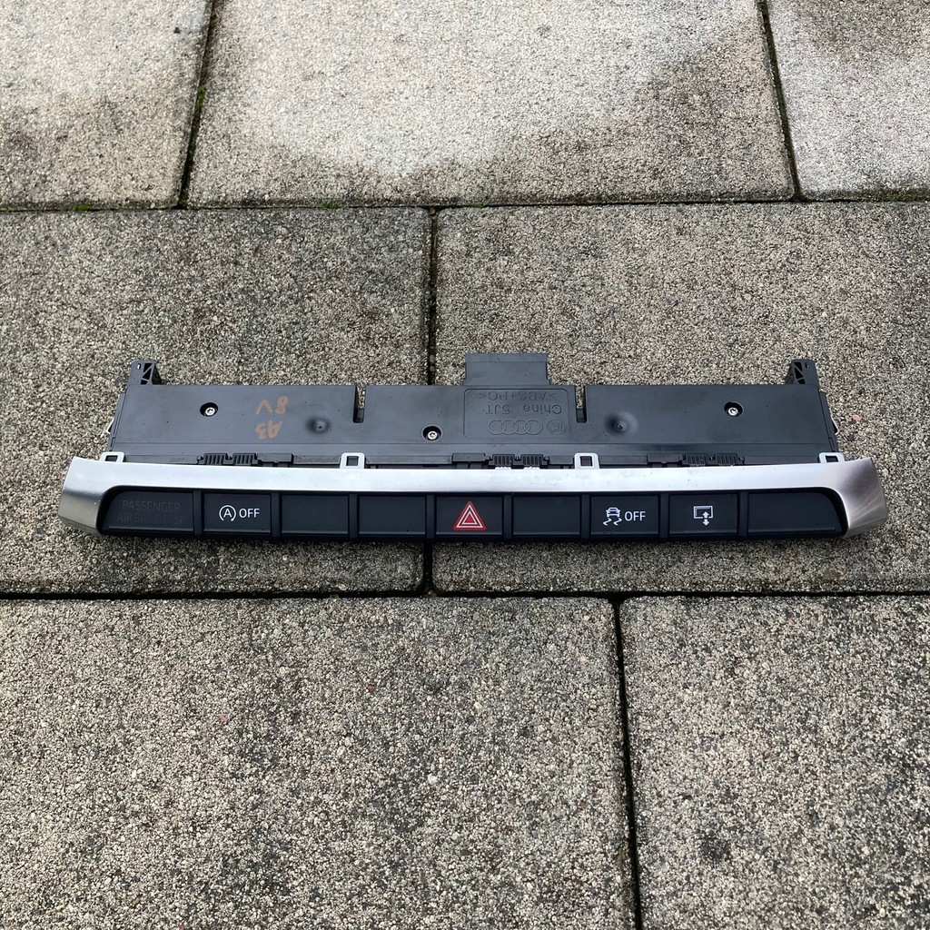 фото №11, Audi a3 8v 2013 - панель переключателей 8v0925301at