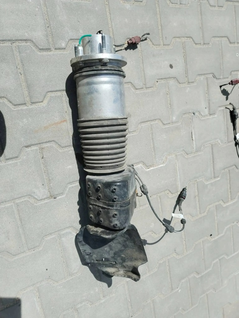 фото №1, Porsche taycan амортизатор правый перед проверенный