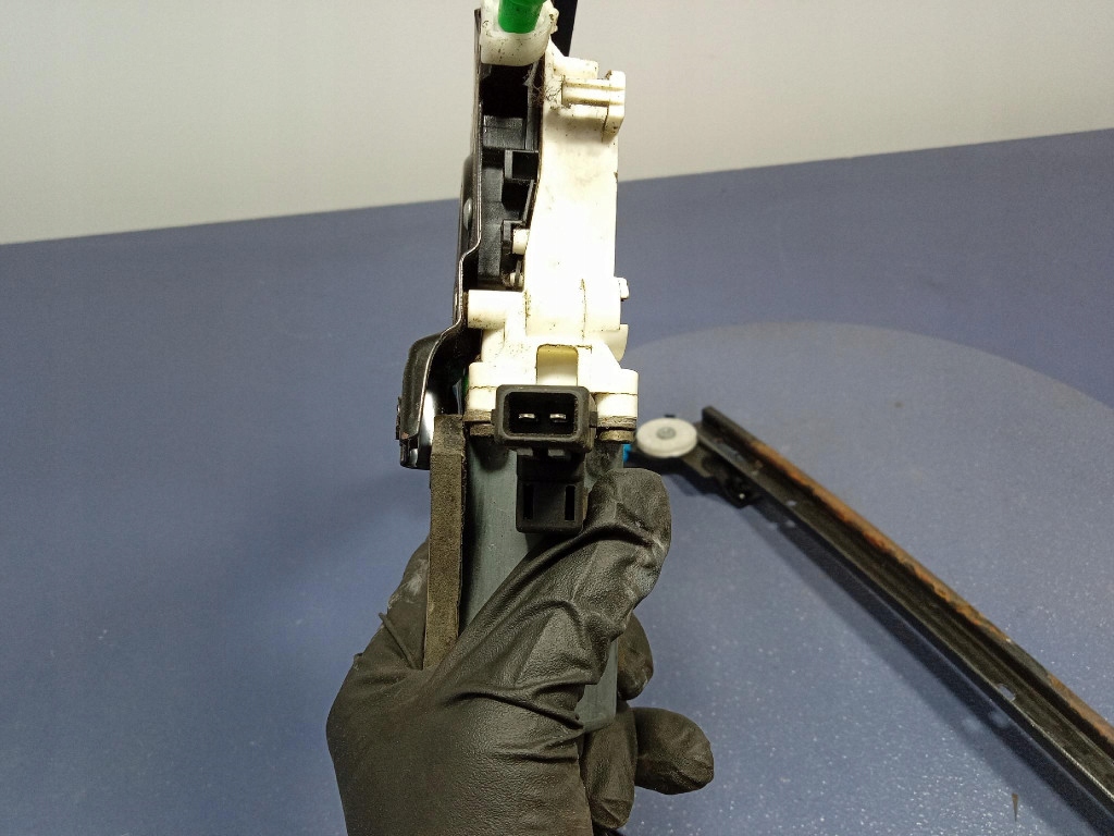 фото №6, Land rover freelander i 3d подъемник стекло перед левый передний 6n4959802