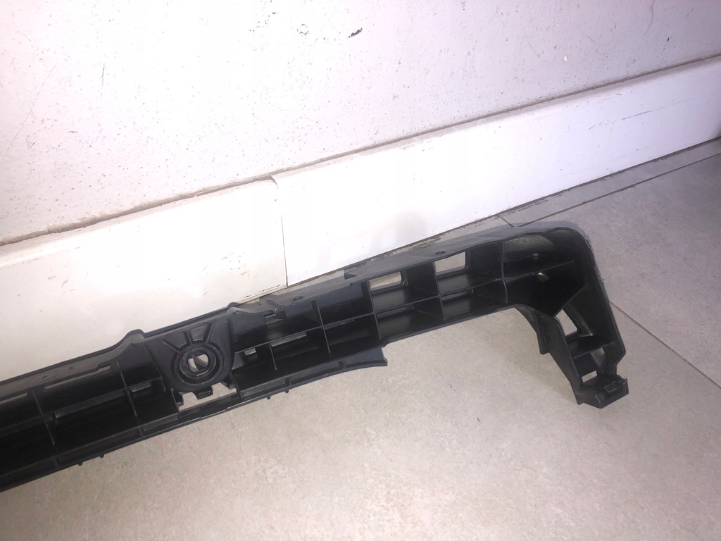 фото №13, Volkswagen golf vi напрямна бампера задній 5g6