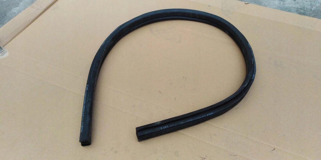 фото №2, Ferrari f8 нижня прокладка двері 839874