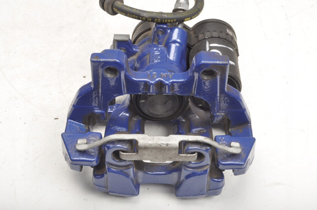 Bmw f40 f44 суппорт тормозной правая  задний 6879856 Недорого