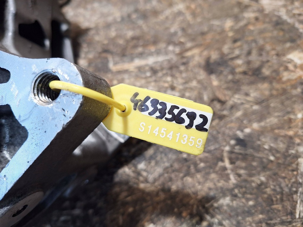 фото №8, Кронштейн насоса пального 55284373 alfa romeo giulia stelvio 2.2 jtdm