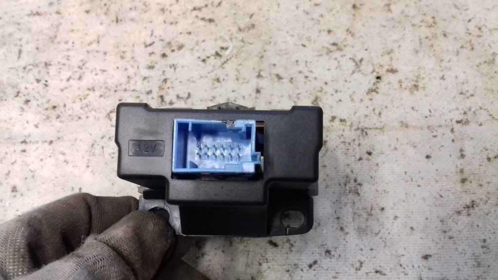 фото №4, Кнопка рычаг тормоза ручного 8200243681 renault scenic ii 03--