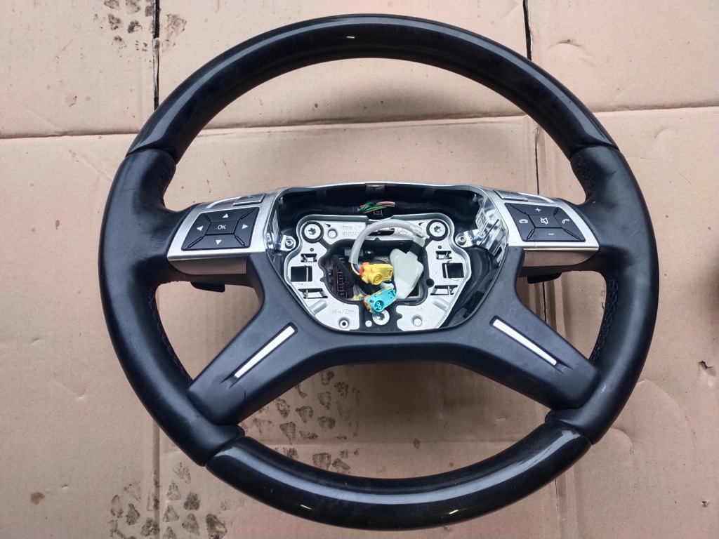 фото №1, Mercedes w166 ml gle воздуховод кожаный