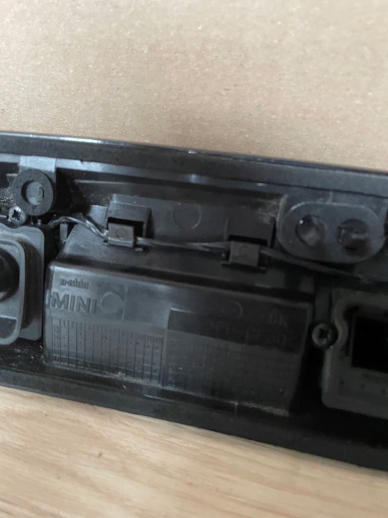 Mini f55 f56 рестайлинг  накладка крышки задняя 5113748975202 Недорого