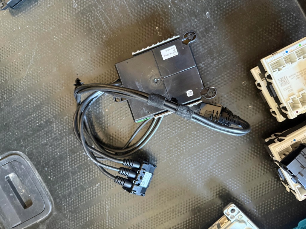 Купити Шланг кабель usb mercedes eqe v295 a2978202701