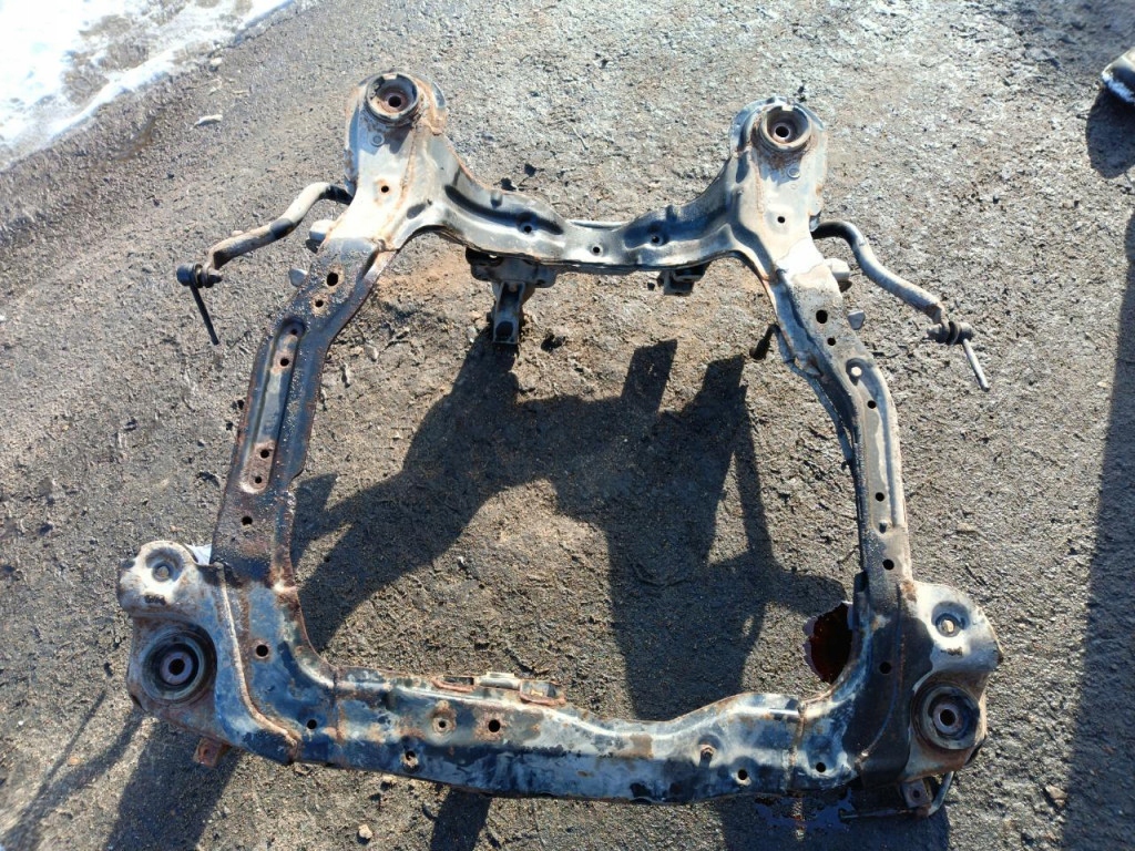 Hyundai tucson 1 2.0b підрамник передні Київ