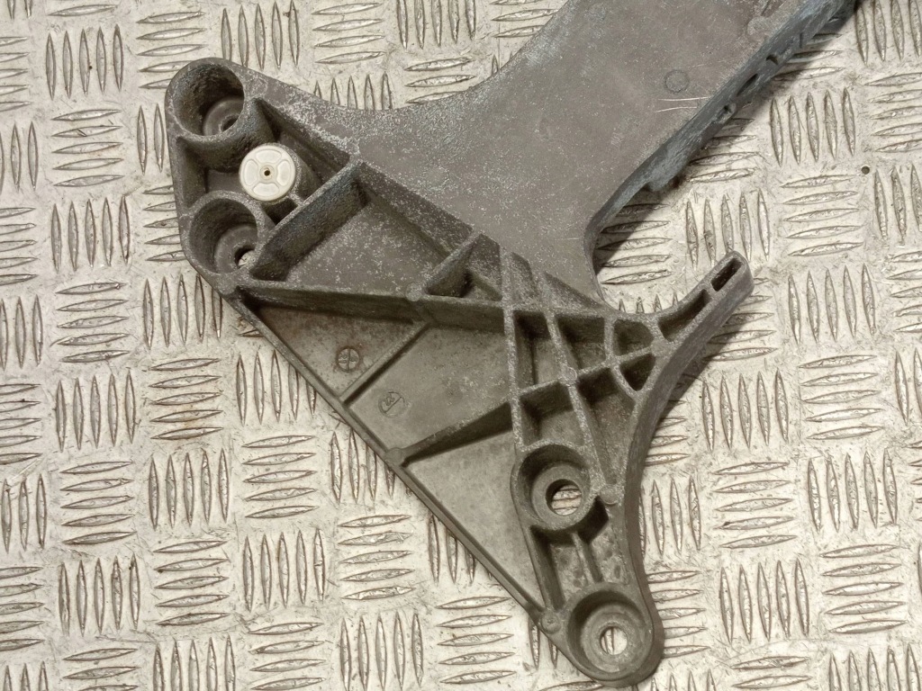 Bmw оригінальний номер 9485335 3' g20 5' g30 кронштейн підпора подушка кронштейн коробки передач Ціна