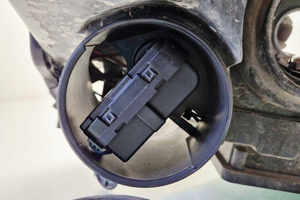 Лампа левая передняя opel ampera 93321052 1.6l бензиновый 2004 Оригинал