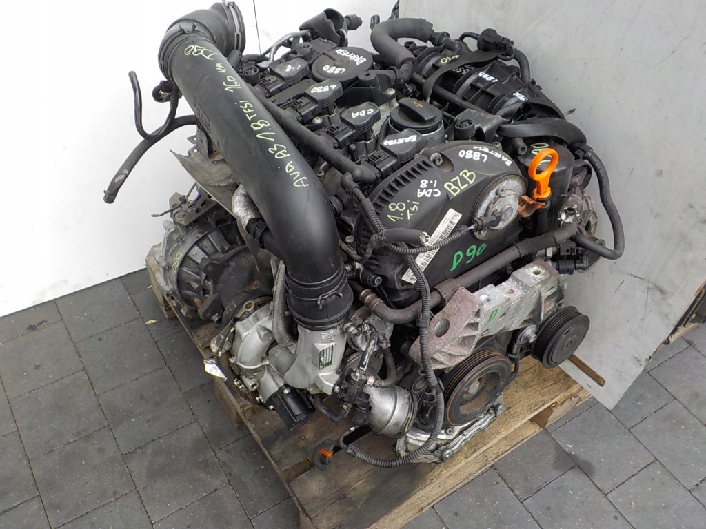 Superb octavia audi a3 8p 10r golf 1.8 tfsi 160km двигатель cda cdaa комплектный с Разборки