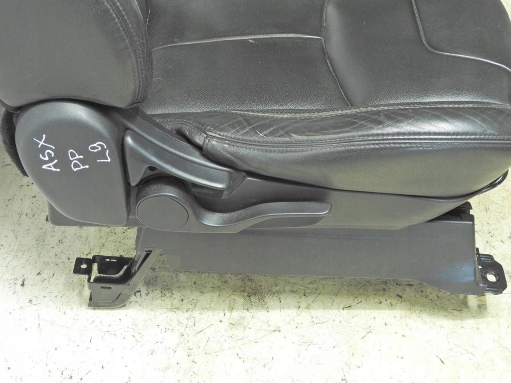 Mitsubichi asx i 10-12 сидіння правий перед передній підігріваємий шкіра Недорого