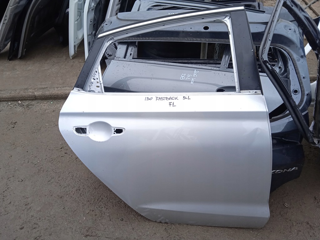 фото №1, Hyundai i30 fastback двері задні праве