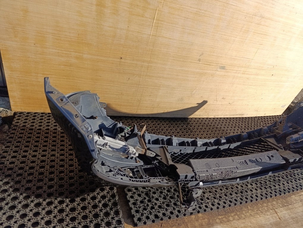 Mercedes c klasa w204 amg рестайлинг  бампер перед pdc c755 drl Доставка