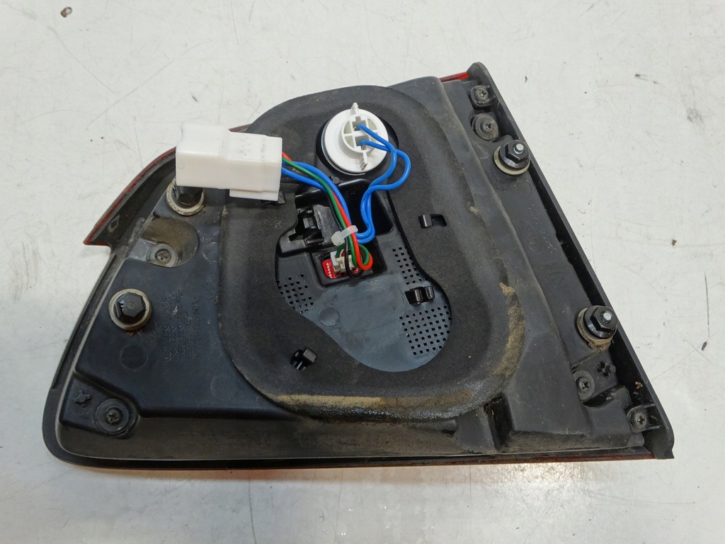 фото №6, Лампа правий задня w кришка carens iv 92404-a4110 led