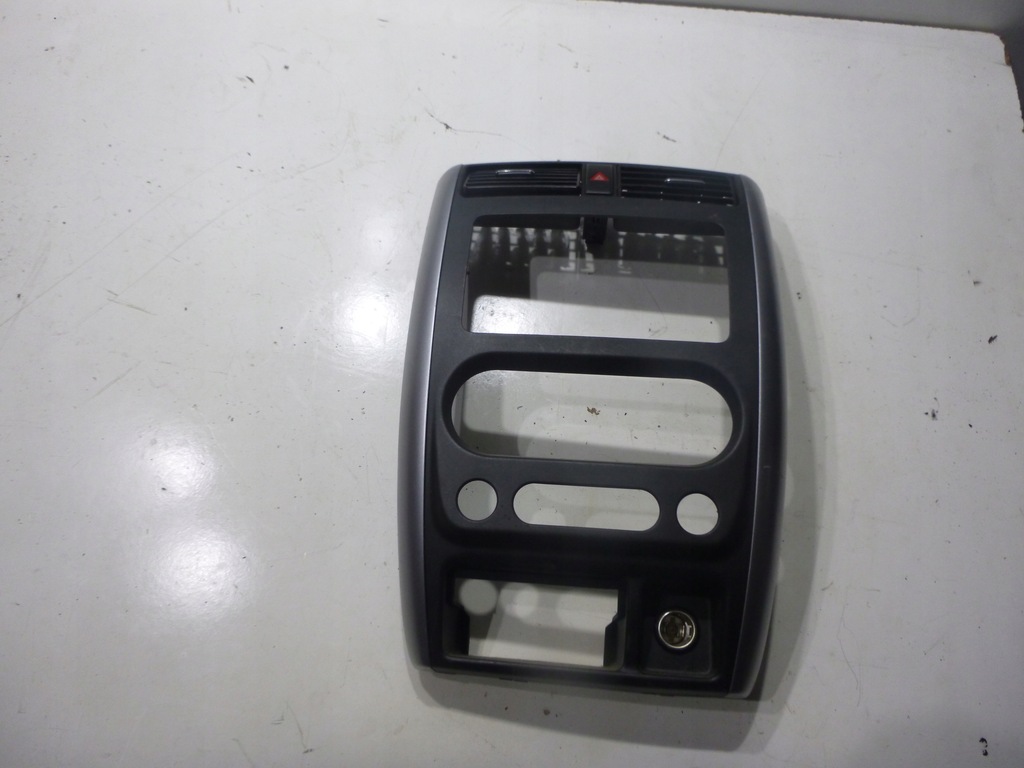 фото №1, Suzuki jimny lift 05-13 рамка радіо панель середній