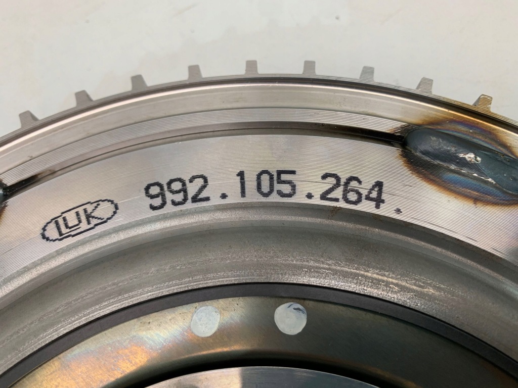 Porsche 911 992 колесо маховик двомасовий оригінал 992105264 Недорого